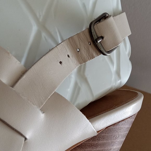 Lucky Brand Veneesha Sandshell cream slingback heels strappy sandal buckle NEW10 - Picture 5 of 7